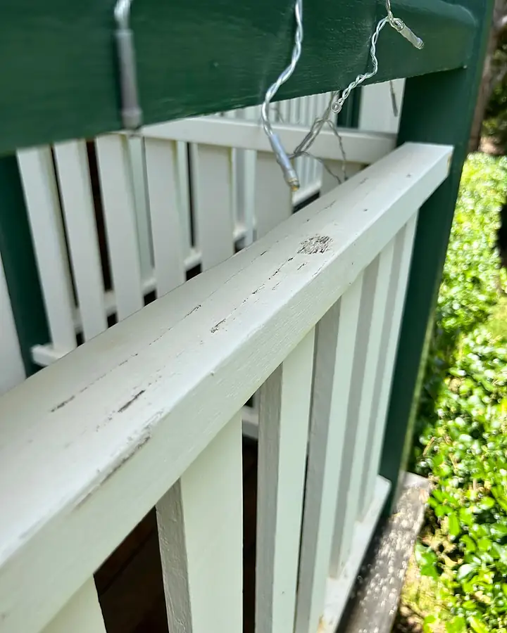 The same handrail clean and white again